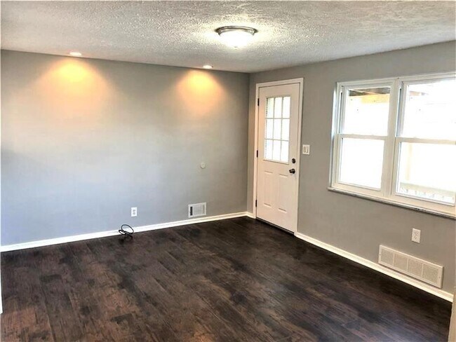 Building Photo - 3768 W 5th Ave