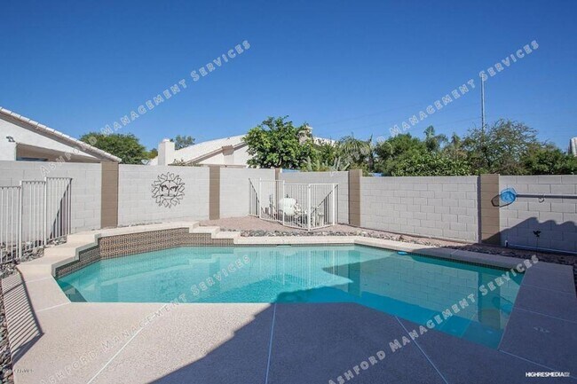 Building Photo - 3 BEDROOM HOME FOR RENT IN PHOENIX WITH POOL
