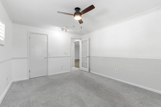 Building Photo - "Spacious 2-Bed, 2-Bath Condo Oasis in Prime Clearwater Location – 55+ COMMUNITY