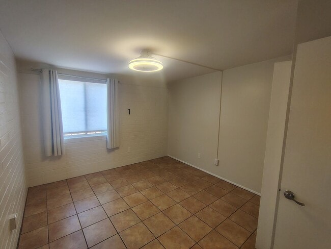 Building Photo - 4001 S Winter Palm Dr