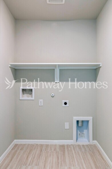Building Photo - 9436 Golden Tree Ave