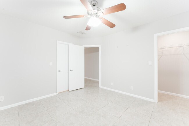 Building Photo - 831 E Palmetto Park Rd