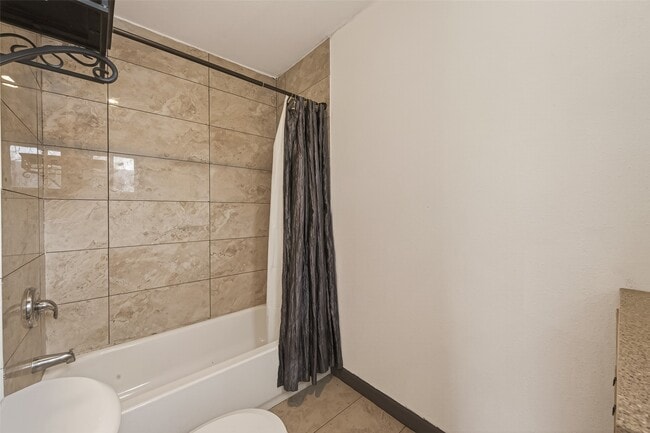 Building Photo - 1110 11th St