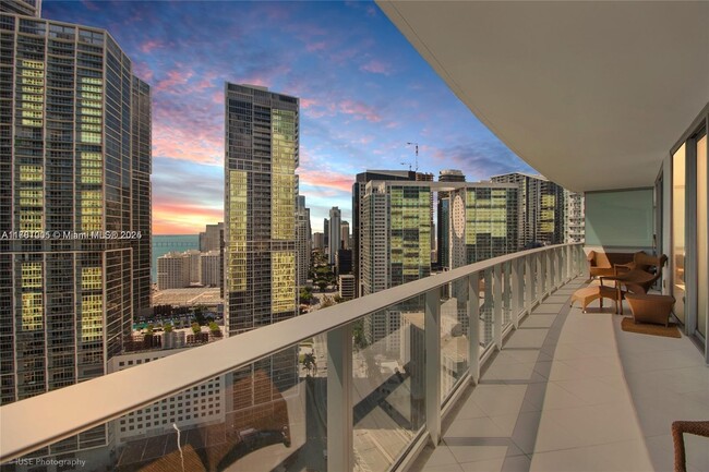 Building Photo - 200 Biscayne Blvd Way