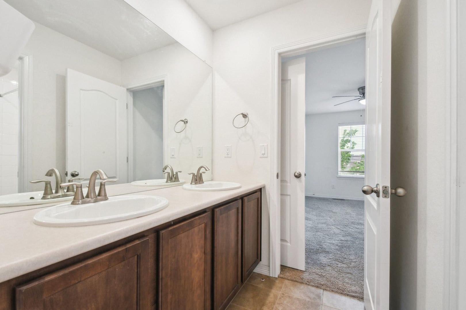 Building Photo - 8910 Azalea Ct