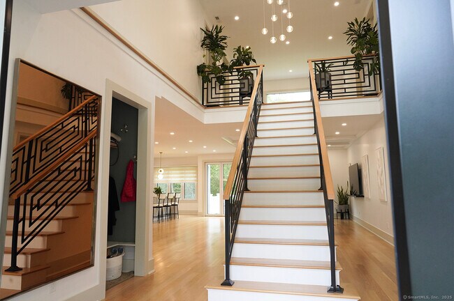 Building Photo - 9 Grey Fox Lane