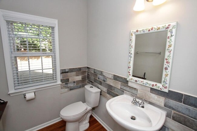 Building Photo - 5057 Bethpage Dr NE