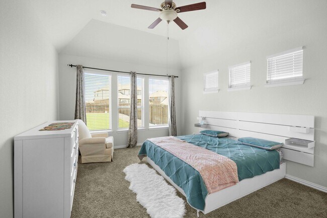 Building Photo - Welcome to your slice of paradise in Round...