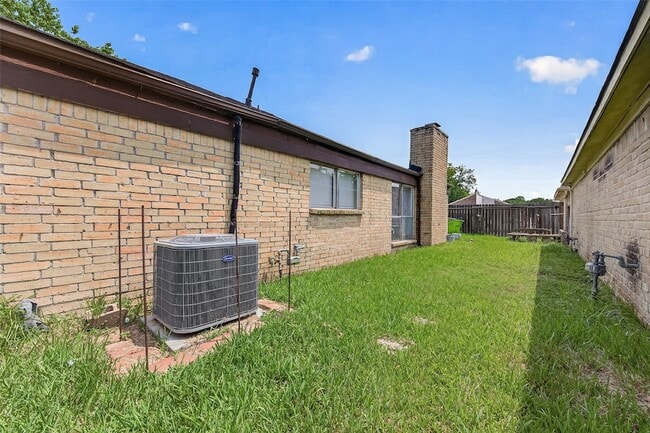 Building Photo - 2523 Creekway Cir