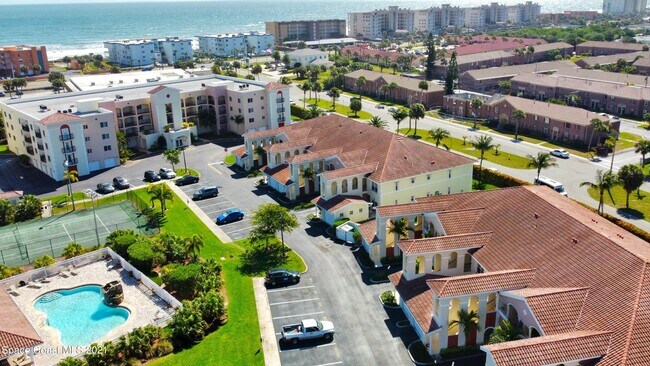 Building Photo - 117 Lancha Cir