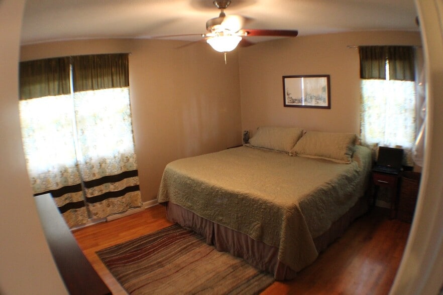 Building Photo - 508 Kenwood Drive