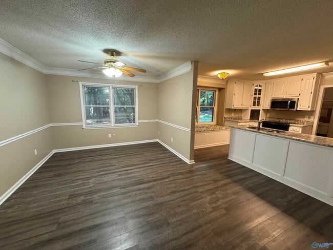 Building Photo - 109 Capote Dr