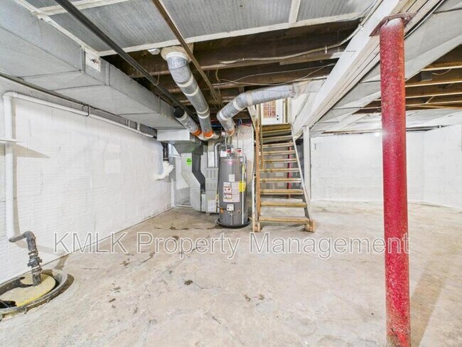 Building Photo - 973 Harrison Ave