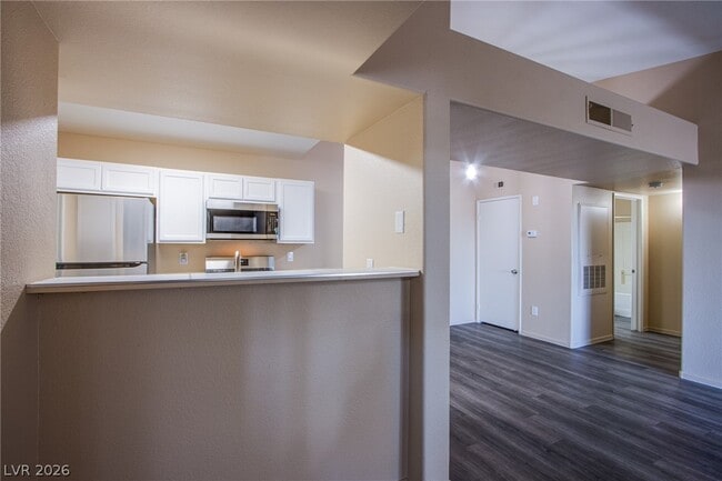 Building Photo - 7885 W Flamingo Rd