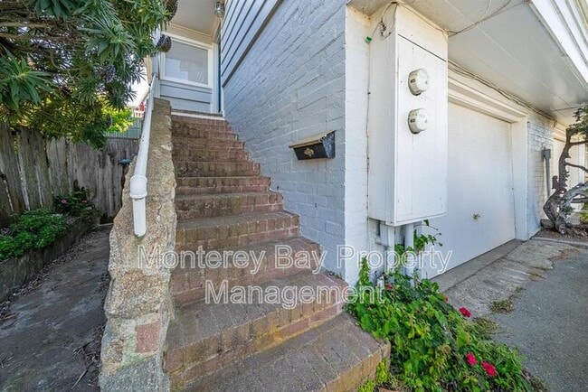 Building Photo - 731 Mermaid Ave