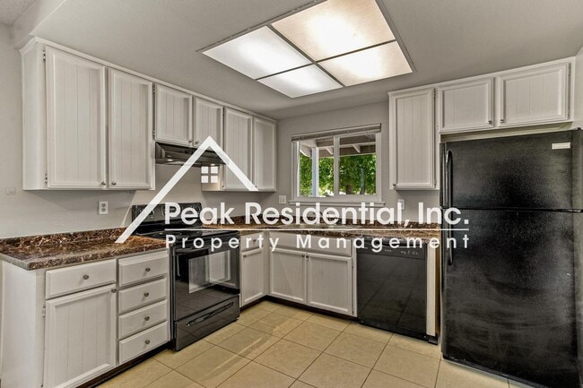 Building Photo - Wonderful Orangevale 2bd/1ba Duplex with 1...