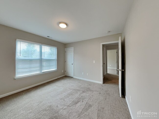 Building Photo - 2820 Wild Poplar Way