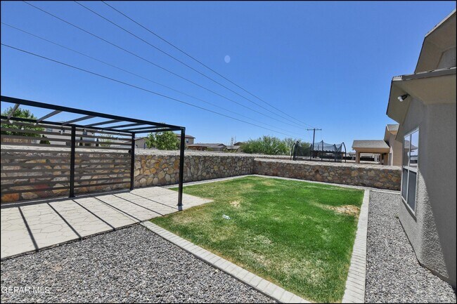 Building Photo - 12060 Mesquite Thorn Dr