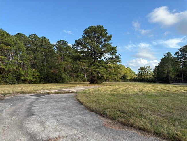 Building Photo - 2501 Gulf Fwy