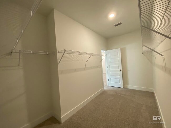 Building Photo - 510 Hardwood Ave