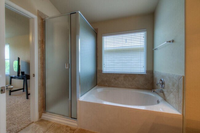Building Photo - 8520 White Ibis Dr