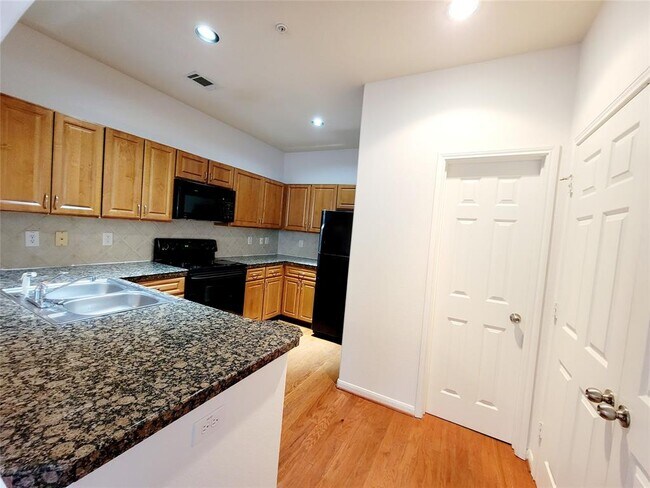 Building Photo - 12707 Boheme Dr