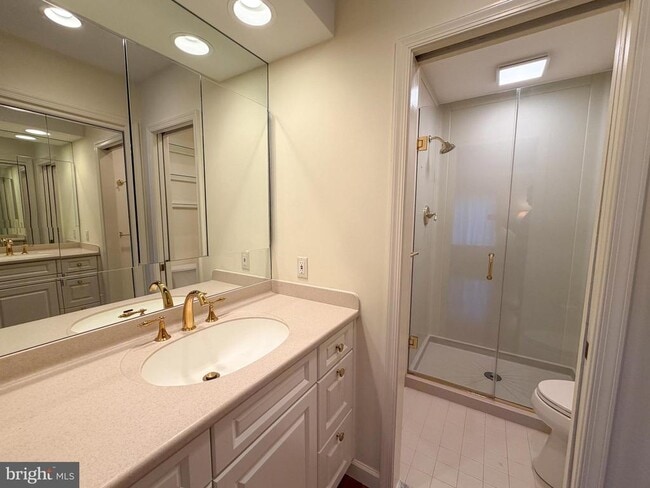 Building Photo - 814 Pritchard Pl