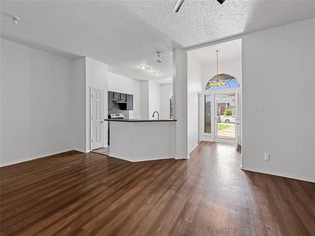 Building Photo - 2708 Crystal Falls Dr