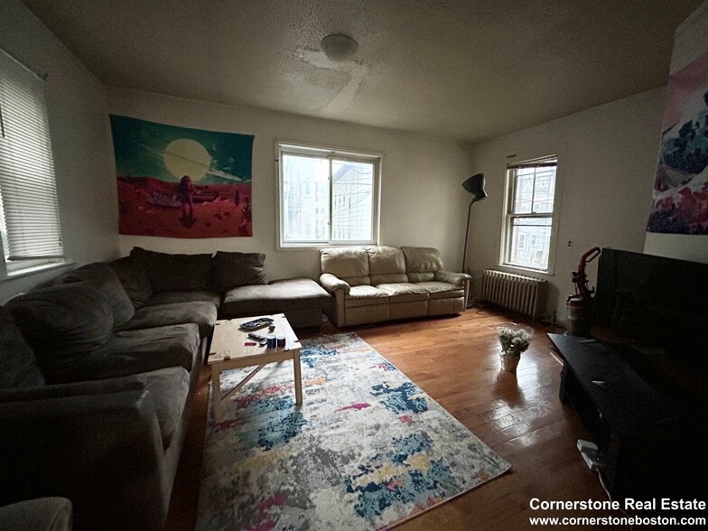 Building Photo - 55 Hillside St