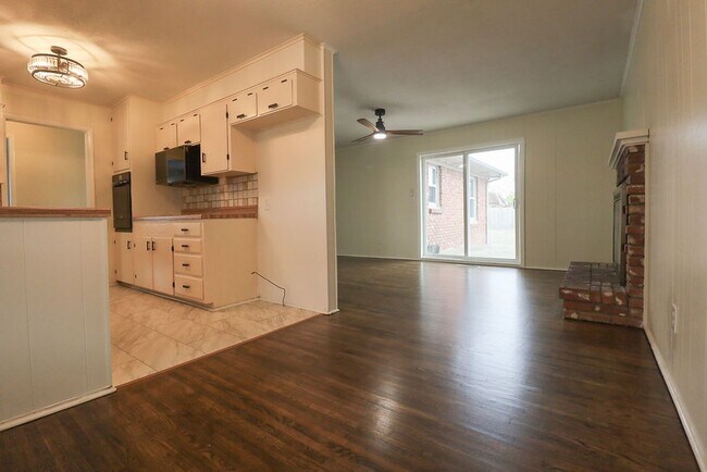 Building Photo - Remodeled home!