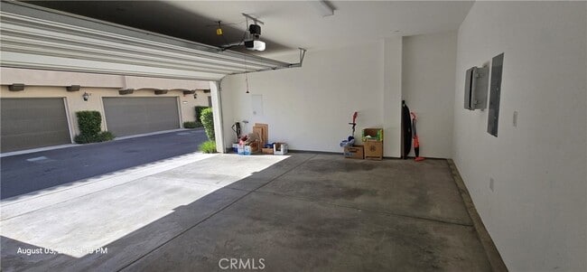 Building Photo - 26149 Park Ave