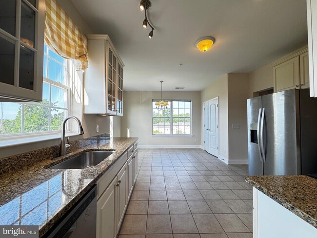 Building Photo - 9204 Charleston Dr