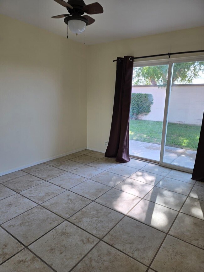Building Photo - 82075 Country Club Dr