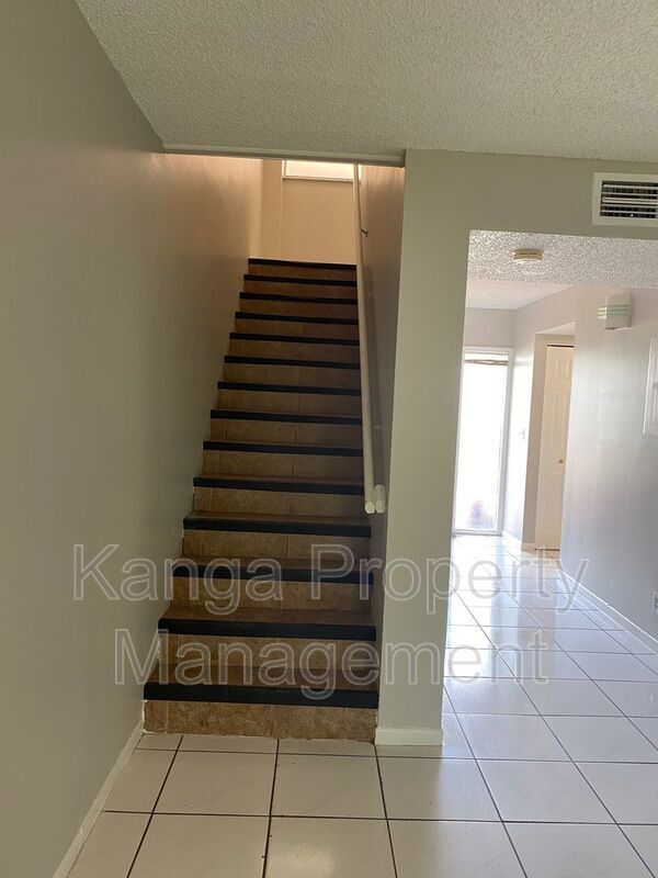 Building Photo - 11429 NW 35th St