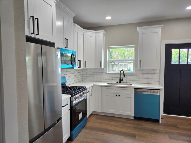 Building Photo - 7830 Woodlyn Rd