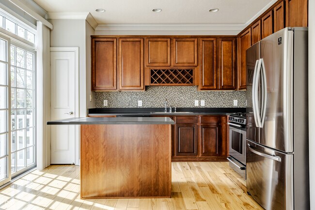 Building Photo - 12779 Tradd St