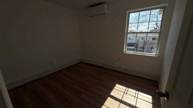 Building Photo - 6951 Almeda Ave