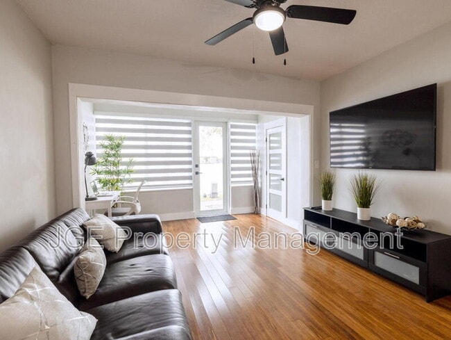 Building Photo - 270 NE 191st St