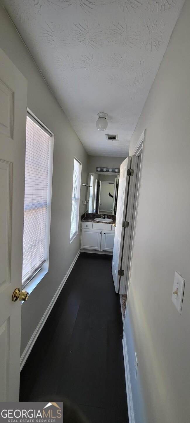 Building Photo - 6390 Alford Cir