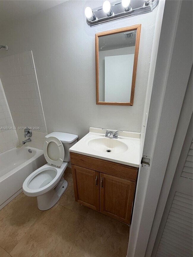 Building Photo - 8429 Forest Hills Dr