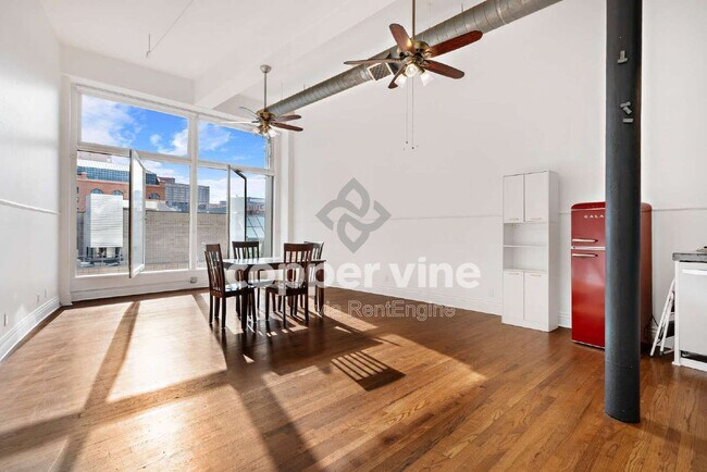 Building Photo - 1617 California St