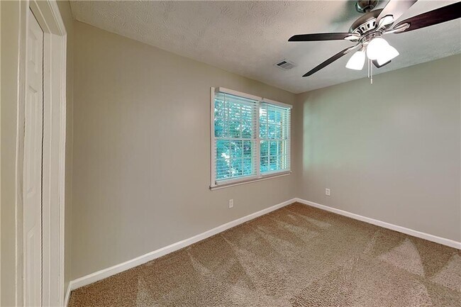 Building Photo - 3940 Camrose Pl
