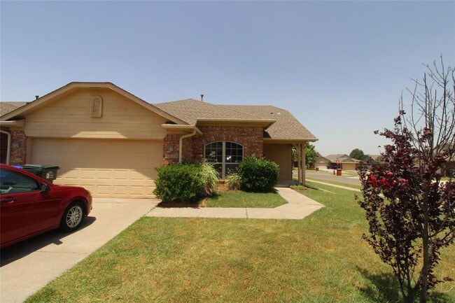 Building Photo - 2821 Edgemere Dr
