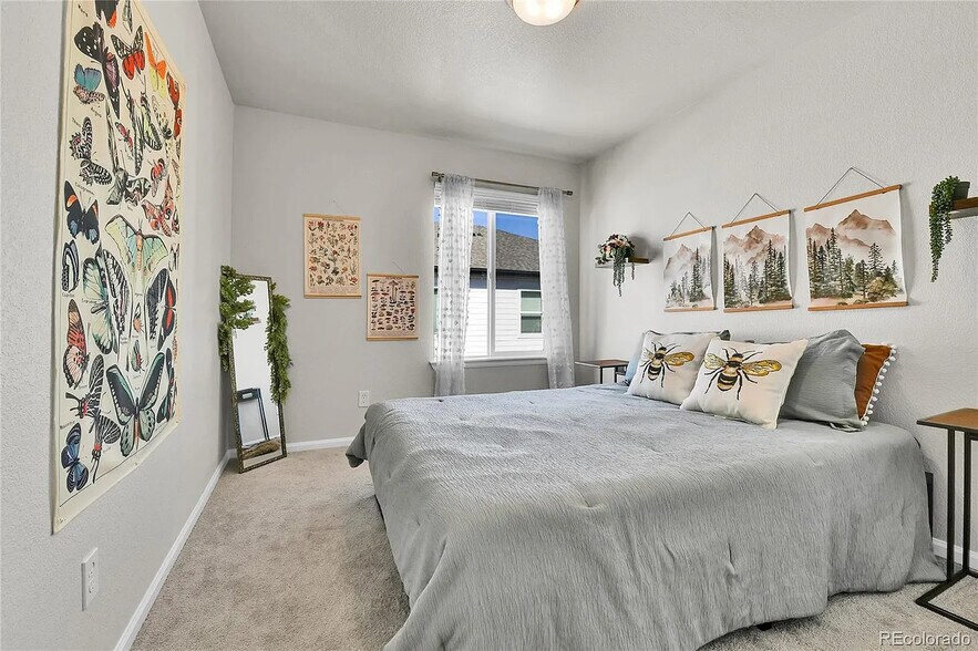 Building Photo - 6459 N Dunkirk St