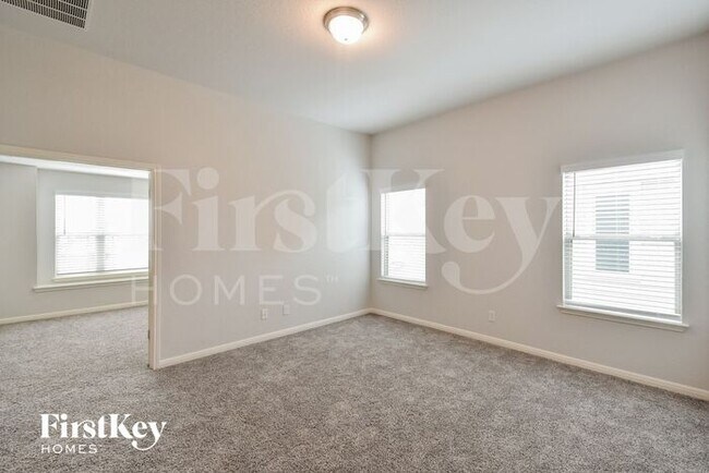 Building Photo - 11631 Bakersfield Pass