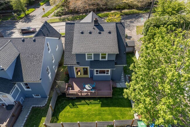 Building Photo - Remodeled Sunset Hill Home in Prime Ballar...