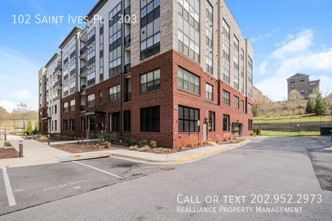 Building Photo - 102 St Ives Pl