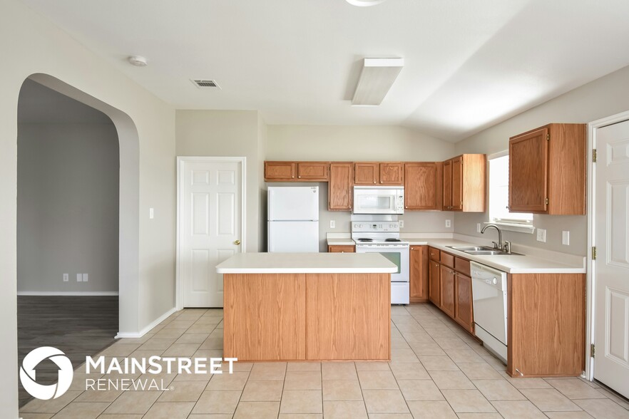 Building Photo - 7410 Great Lakes Dr