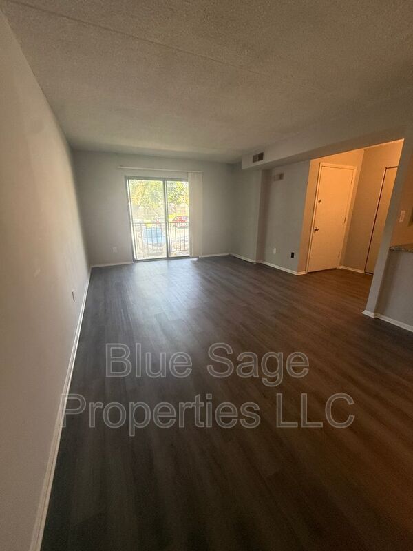 Building Photo - 722A Putnam Blvd