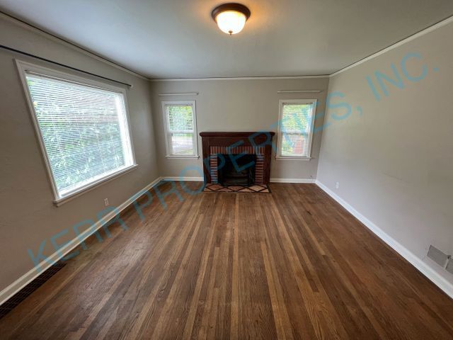 Building Photo - FREE RENT! Cozy tri-level 1374 square foot...